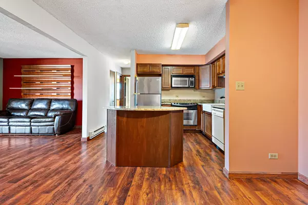 1521 Pioneer Road #7, Crest Hill, IL 60403