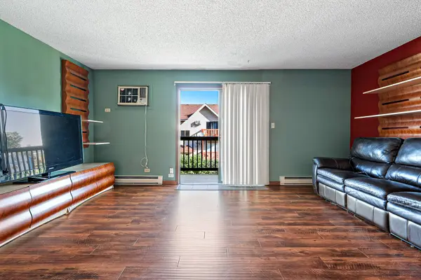 1521 Pioneer Road #7, Crest Hill, IL 60403