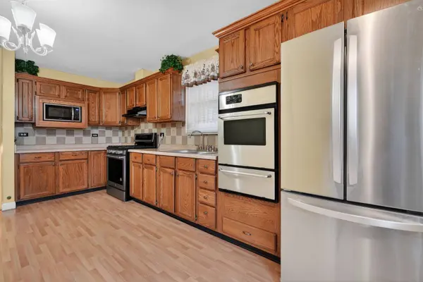 7525 Lorel Avenue, Burbank, IL 60459