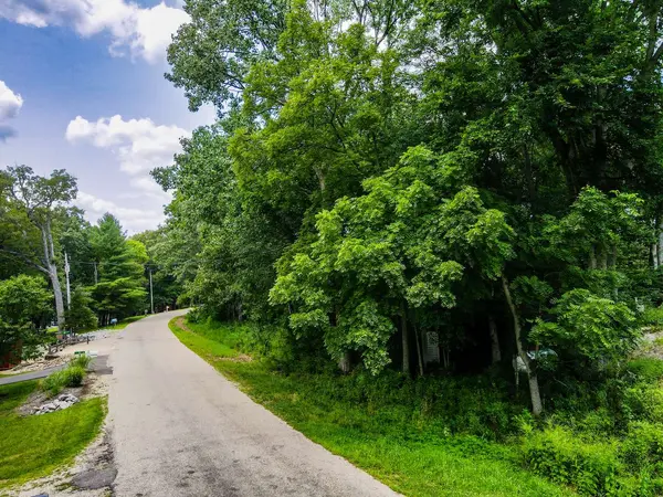 38 Barbados DR, Putnam, IL 61560