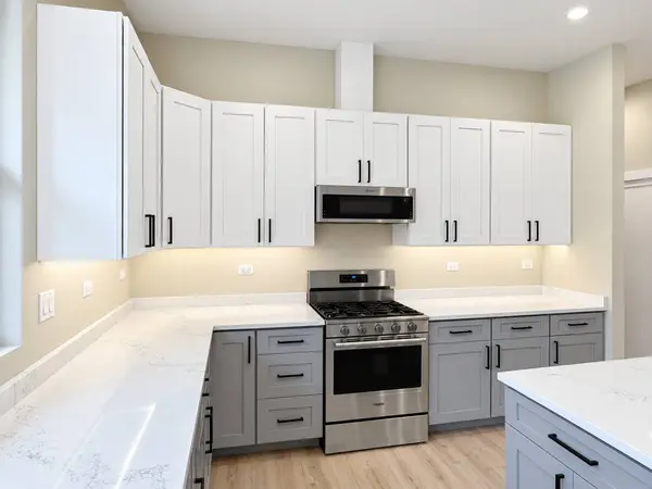 201 Capri Dr DR, Round Lake, IL 60073