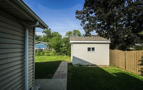 10426 S 81st Ave, Palos Hills, IL 60465-1816
