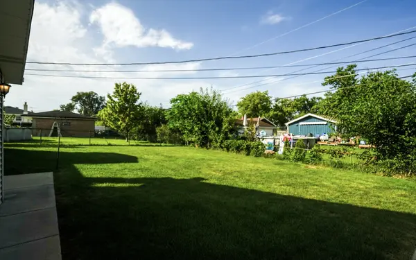 10426 S 81st Ave, Palos Hills, IL 60465-1816