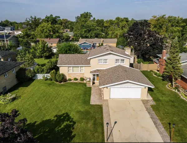 10426 S 81st Ave, Palos Hills, IL 60465-1816