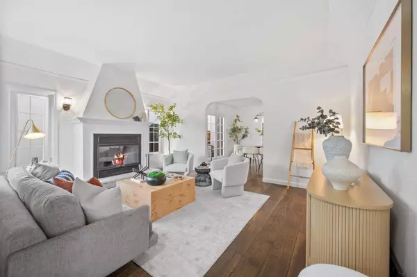 220 26th AVE, San Mateo, CA 94403