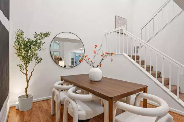 445 Mcdonnel RD, Alameda, CA 94502