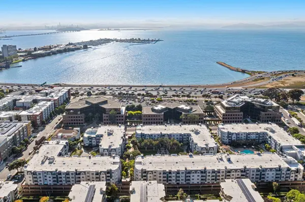 6400 Christie 2208, Emeryville, CA 94608