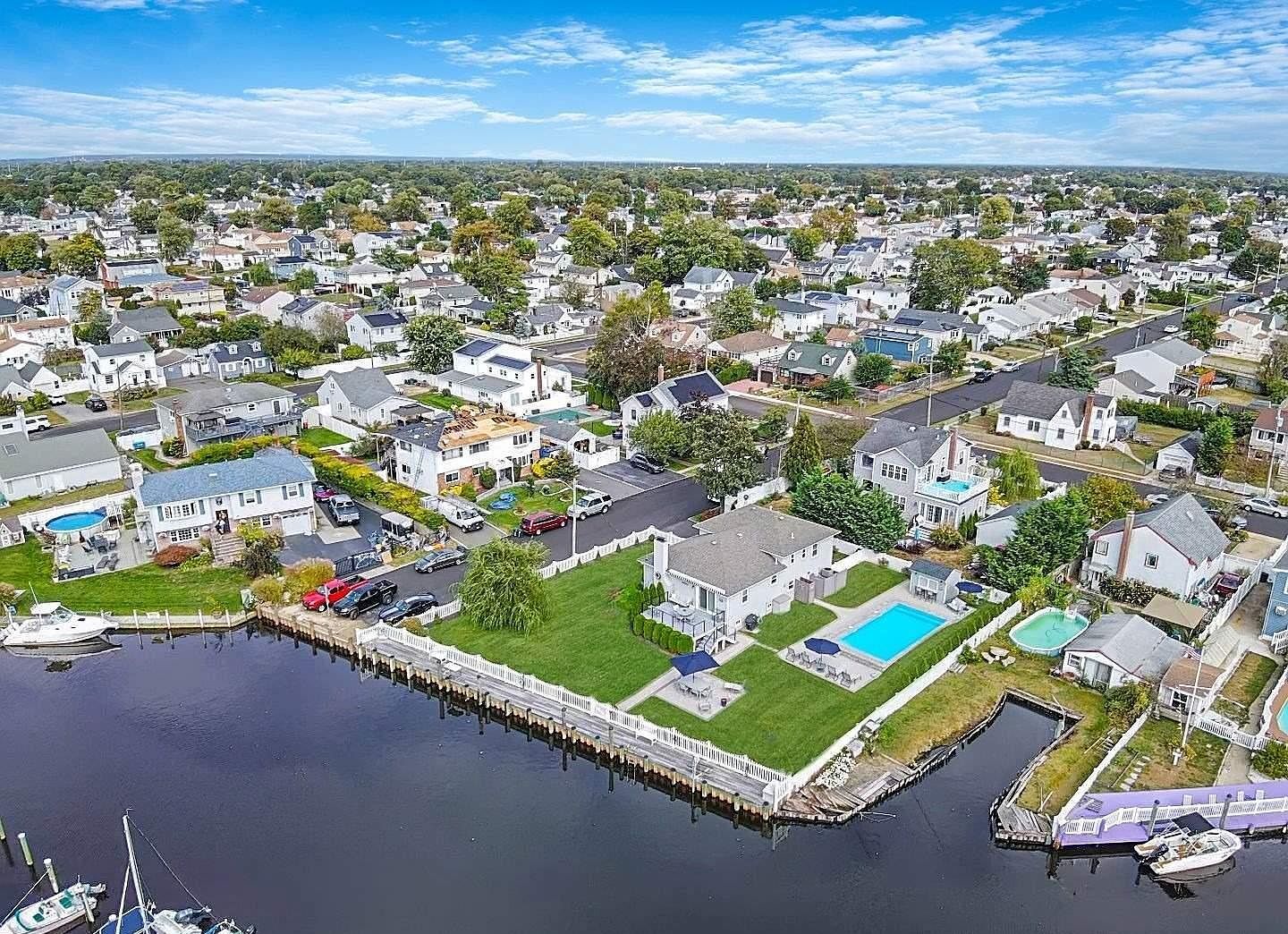 Lindenhurst waterfront at golden hour