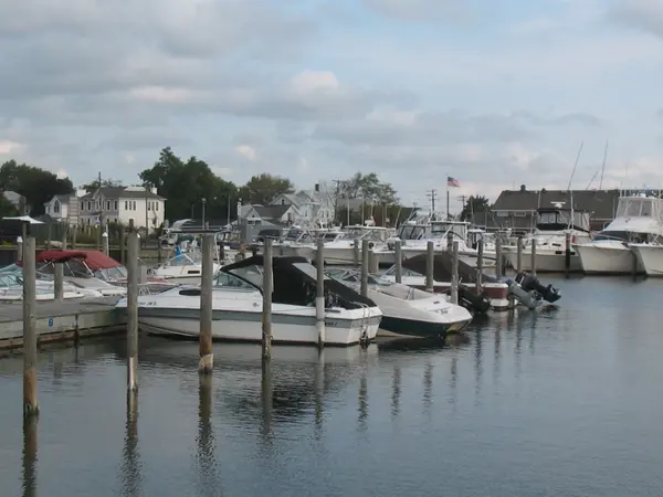 Pros and Cons of Living in Bay Shore, NY,Kenville R. Prince