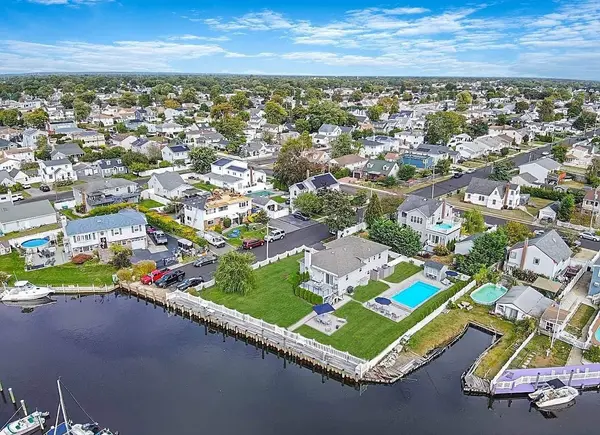 Living in Lindenhurst, NY: What You Should Know in 2026