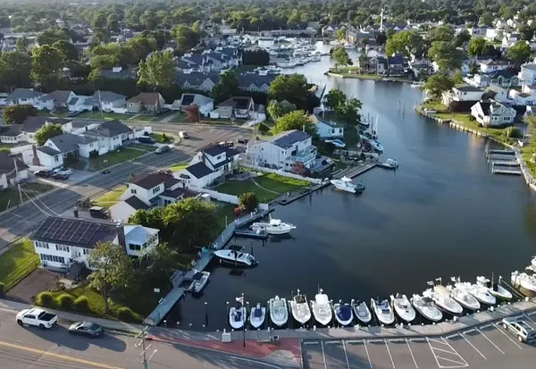 feature image of Best Waterfront Towns to Explore on Long Island This Summer