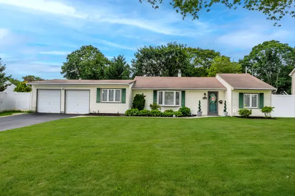 feature image of Is a Ranch Home Right for You? Pros and Cons of One-Level Living on Long Island