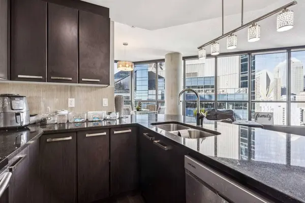 225 11 AVE SE #1610, Calgary, AB T2G 0G3