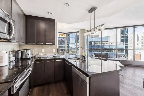 225 11 AVE SE #1610, Calgary, AB T2G 0G3