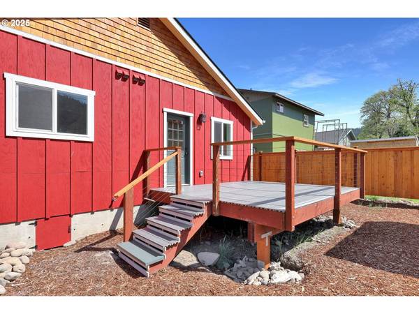 48366 ROARING RAPIDS WAY, Oakridge, OR 97463