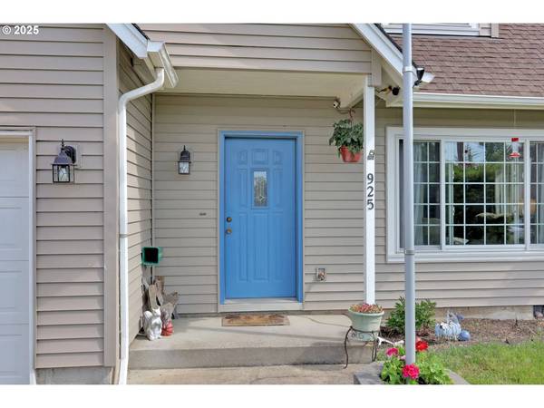 925 MONROE ST, Harrisburg, OR 97446