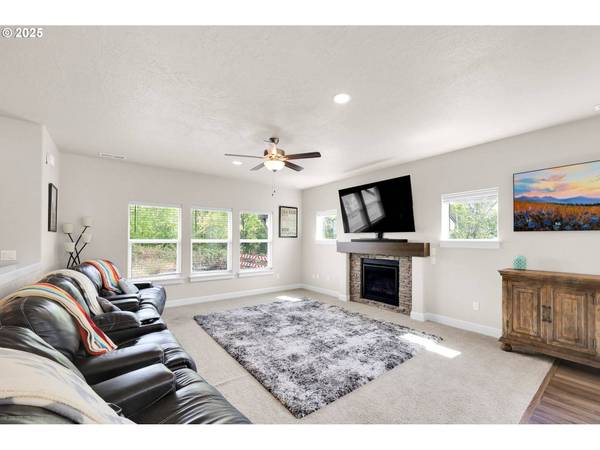 580 S 10TH ST, Monroe, OR 97456