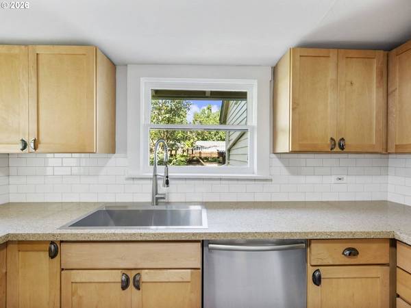 3917 SE TIBBETTS ST, Portland, OR 97202