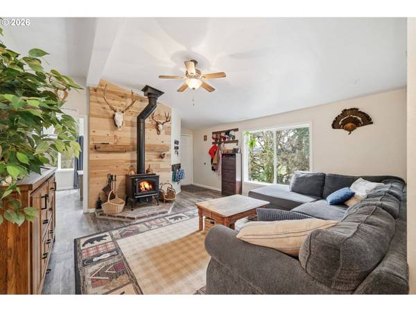 78783 SEARS RD, Cottage Grove, OR 97424