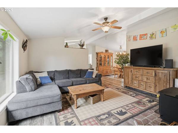 78783 SEARS RD, Cottage Grove, OR 97424