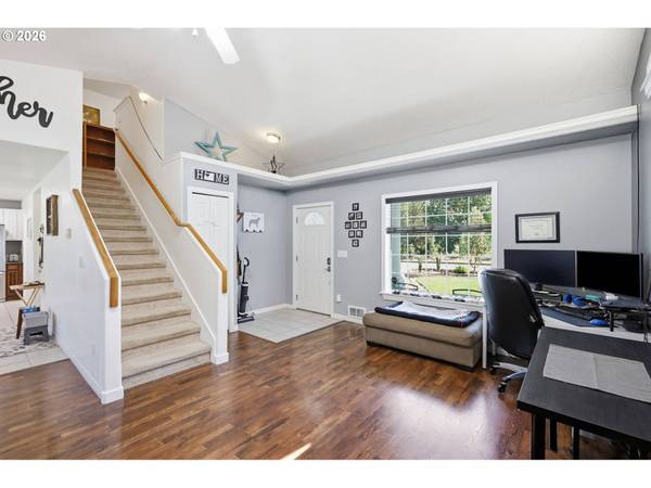 1924 W 10TH AVE, Junction City, OR 97448