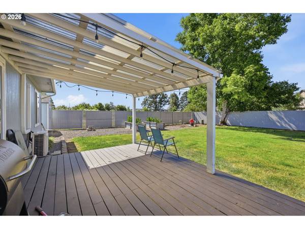 1924 W 10TH AVE, Junction City, OR 97448