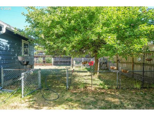 2215 NW CIRCLE BLVD, Corvallis, OR 97330