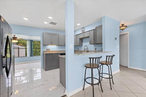 156 MYAKKA DR, Venice, FL 34293