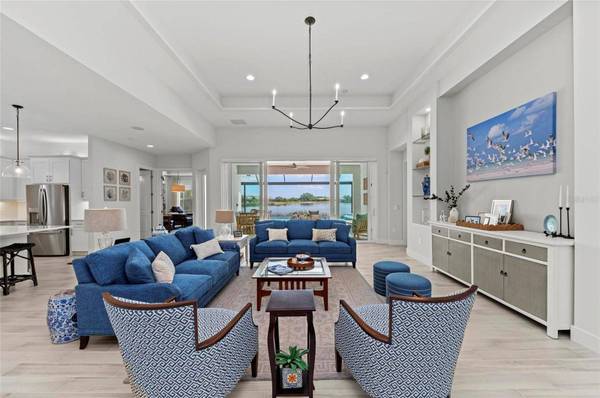 8067 WATERBEND TRL, Sarasota, FL 34240