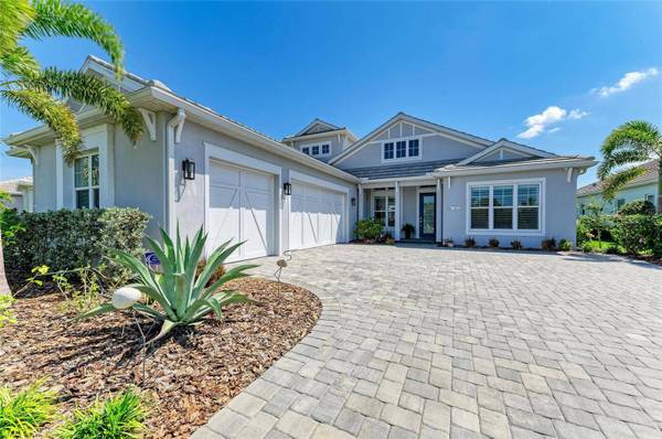 8067 WATERBEND TRL, Sarasota, FL 34240