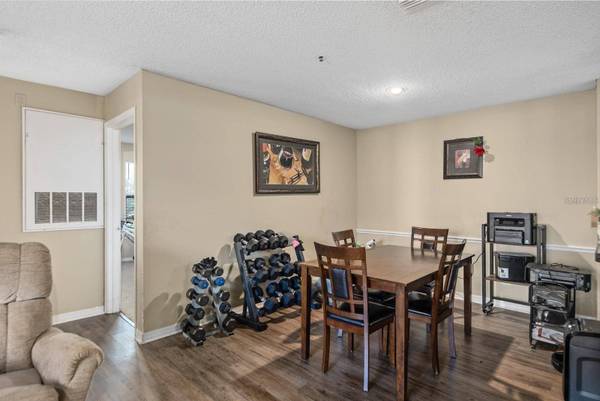 4045 CROCKERS LAKE BLVD #11, Sarasota, FL 34238
