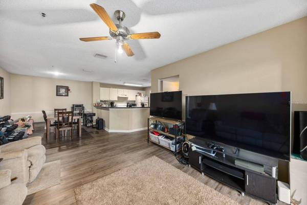 4045 CROCKERS LAKE BLVD #11, Sarasota, FL 34238