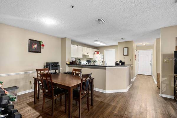 4045 CROCKERS LAKE BLVD #11, Sarasota, FL 34238