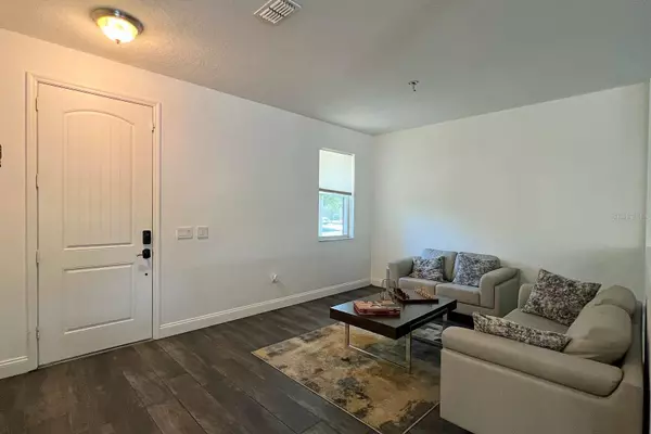 1043 TOURMALINE DR, Kissimmee, FL 34746