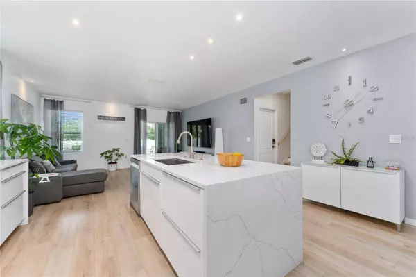 1945 RED CANYON DR, Kissimmee, FL 34744