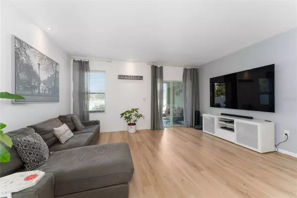 1945 RED CANYON DR, Kissimmee, FL 34744