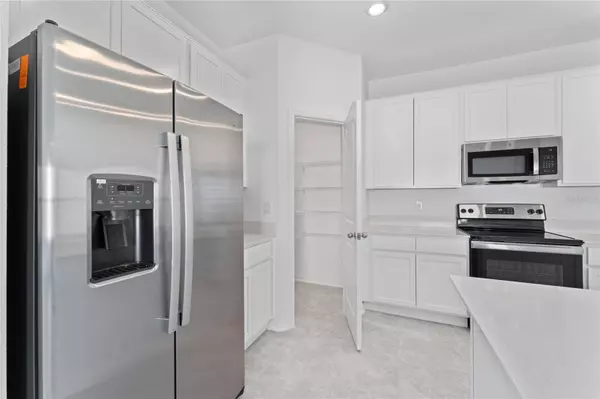 381 SINGING SANDS CIR, Lake Wales, FL 33859