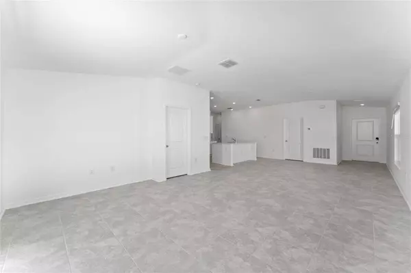 381 SINGING SANDS CIR, Lake Wales, FL 33859