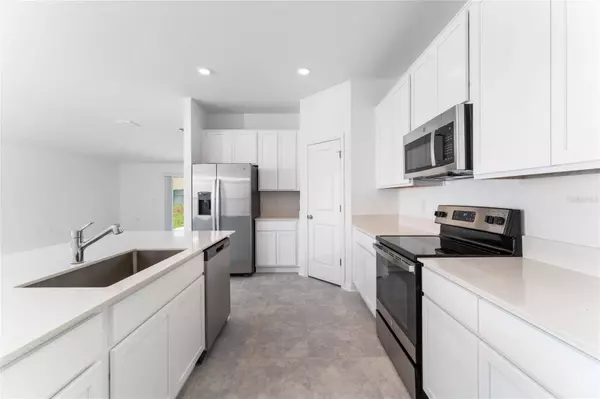 381 SINGING SANDS CIR, Lake Wales, FL 33859