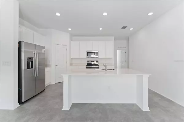 381 SINGING SANDS CIR, Lake Wales, FL 33859