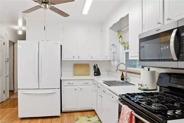 205 Hankins DR, Hampton, VA 23669