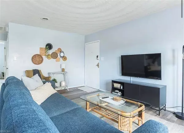 2100 Arctic AVE ##14, Virginia Beach, VA 23451