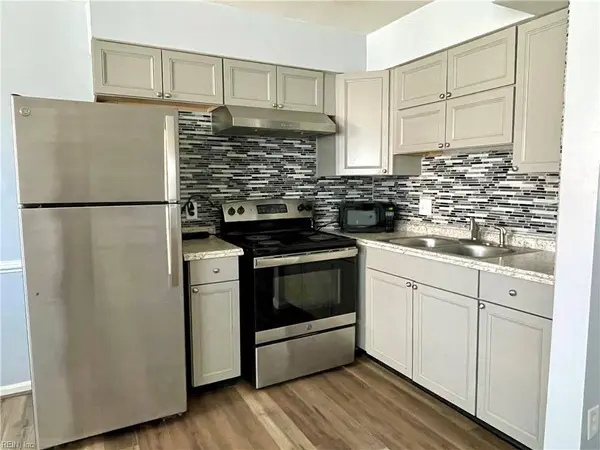 2100 Arctic Ave AVE Unit #14, Virginia Beach, VA 23451