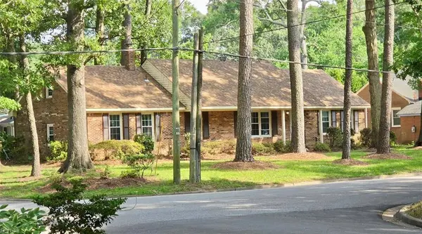 500 Edwin DR