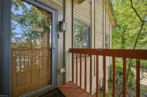 245 Misty Point LN, Newport News, VA 23603