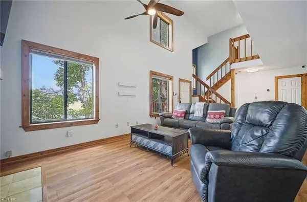 245 Misty Point LN, Newport News, VA 23603