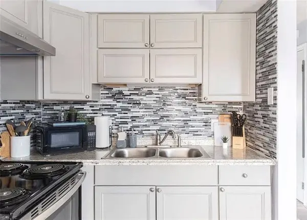 2100 Arctic AVE Unit #14, Virginia Beach, VA 23451