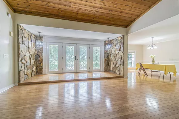 18110 30TH ST, Lutz, FL 33559