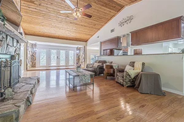 18110 30TH ST, Lutz, FL 33559