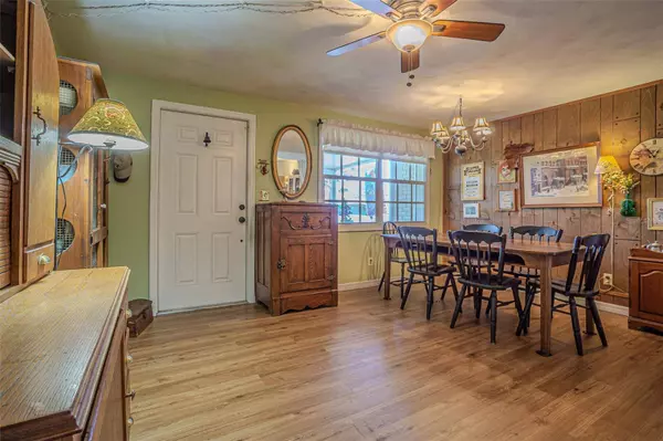 6302 AXELROD RD, Tampa, FL 33634